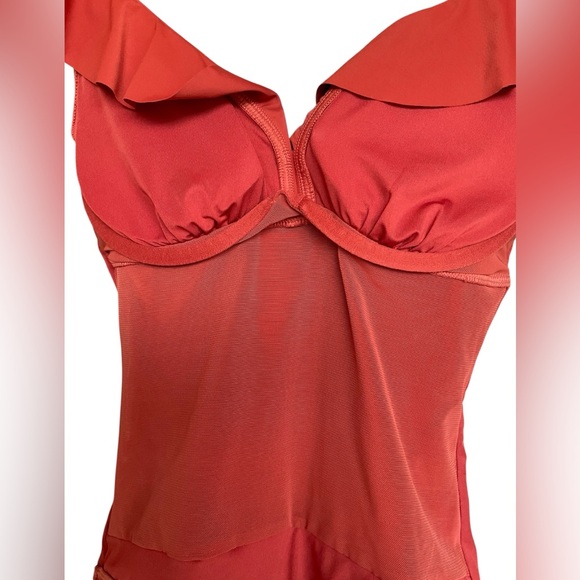 DKNY NWT Ruffle Plunge Underwire Tummy Control One-Piece Swimsuit Size S/P - Picture 9 of 16